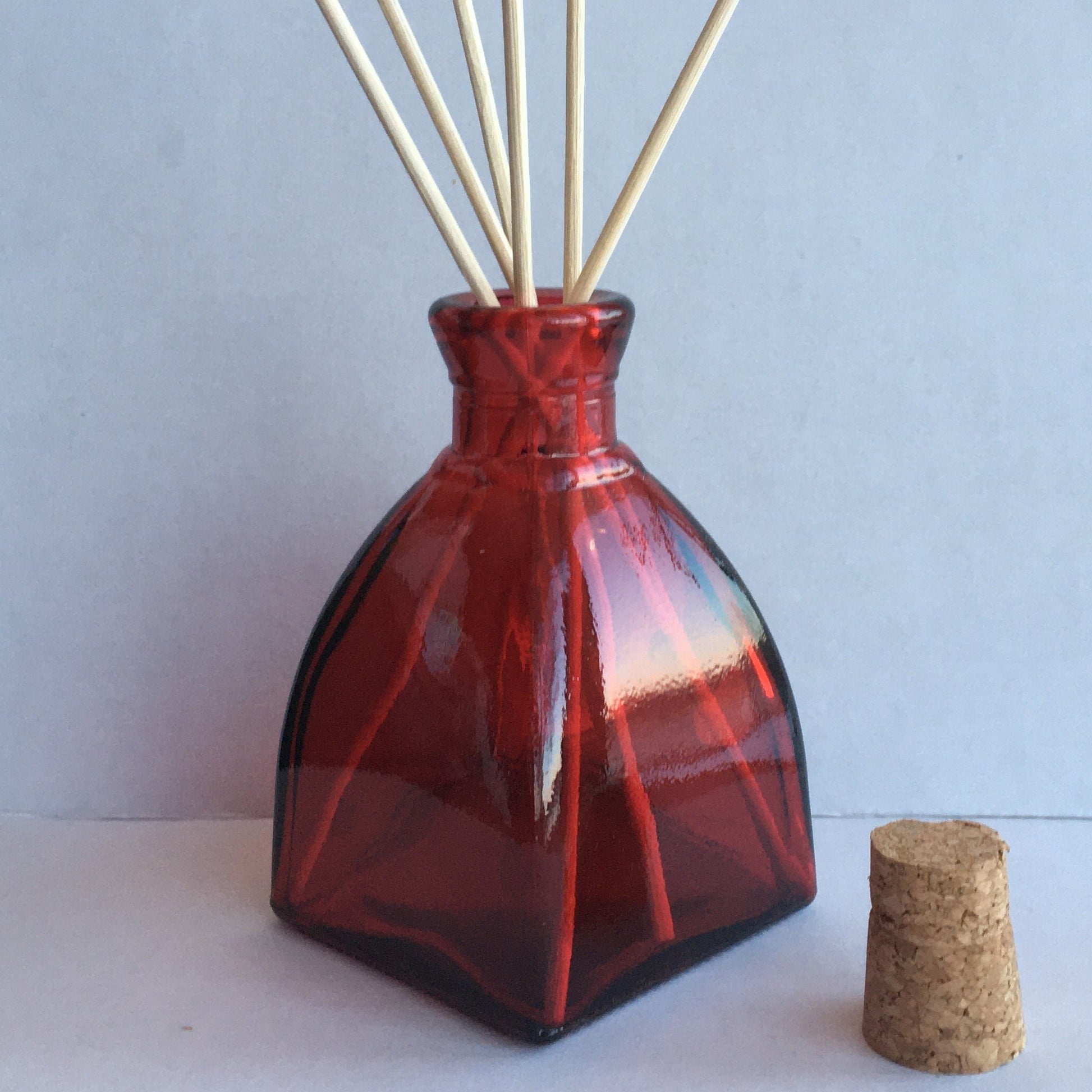 Diamond Recycled Glass Reed Diffuser for Aromatherapy – TIMELESS Essential  Oils